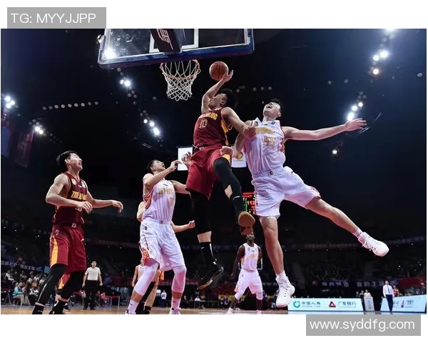 深入分析深圳篮球队阵地战战术特点与英超战术理念的融合 深入分析深圳篮球队阵地战战术特点与英超战术理念的融合