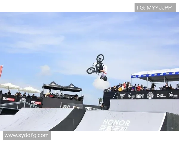 重庆极限运动队在运动世界街舞大赛中的力量表现精彩点评 重庆极限运动队在运动世界街舞大赛中的力量表现精彩点评